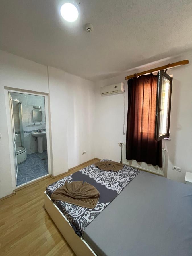 Ela Hostel Prizren Exterior foto